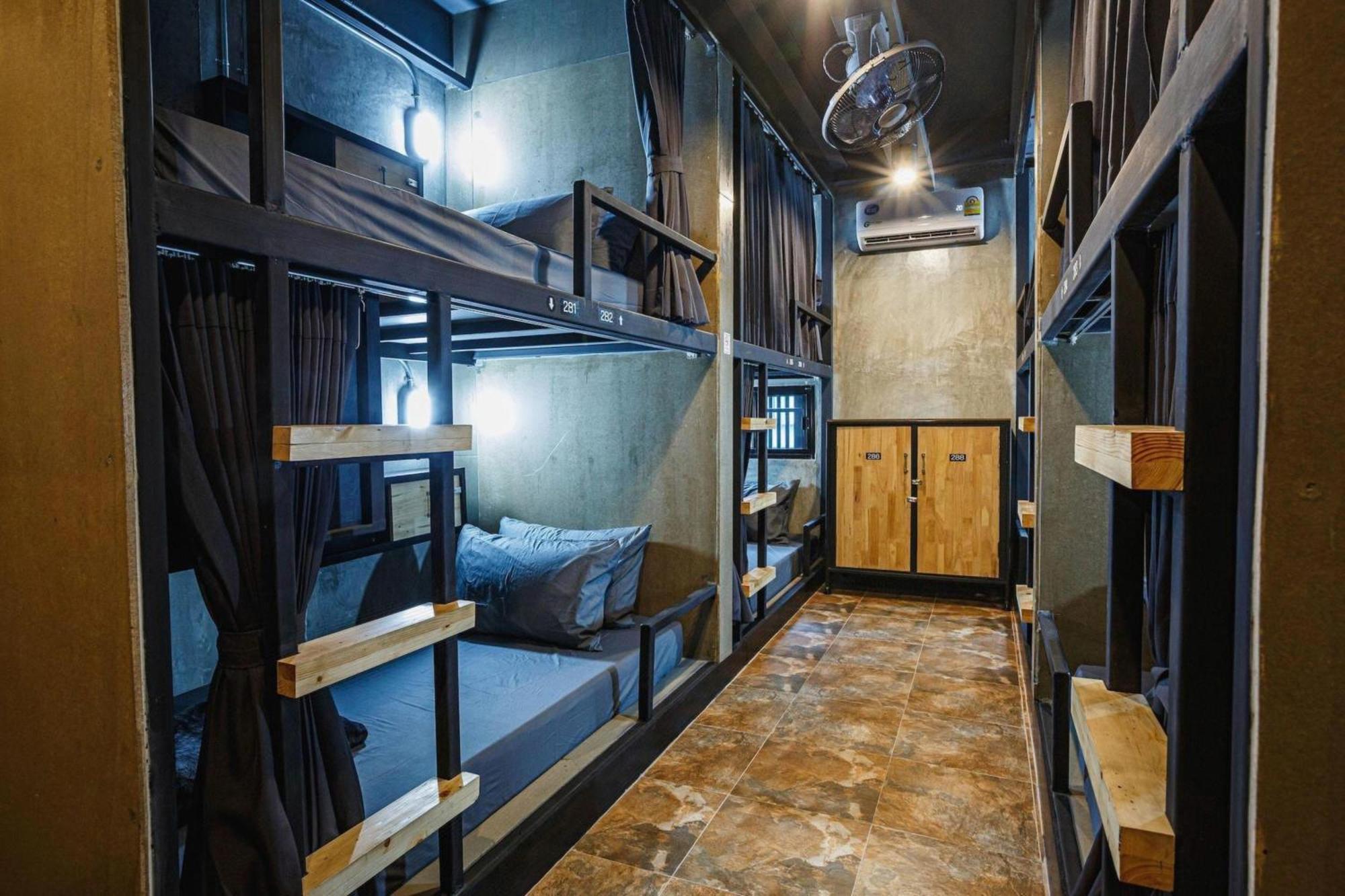 Episode 11 Hostel Bangkok Exterior foto