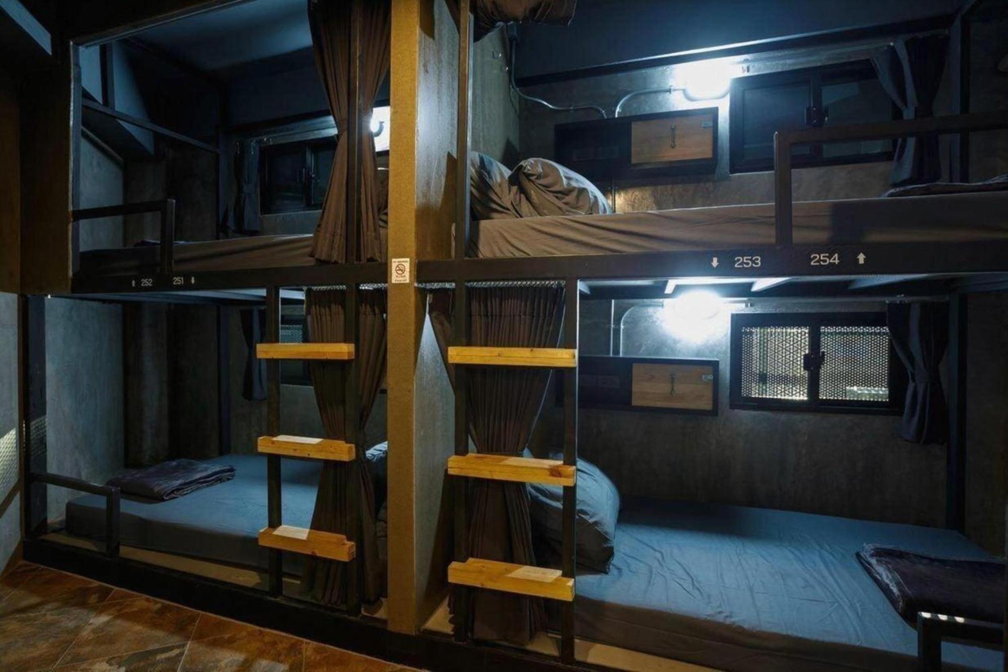Episode 11 Hostel Bangkok Exterior foto